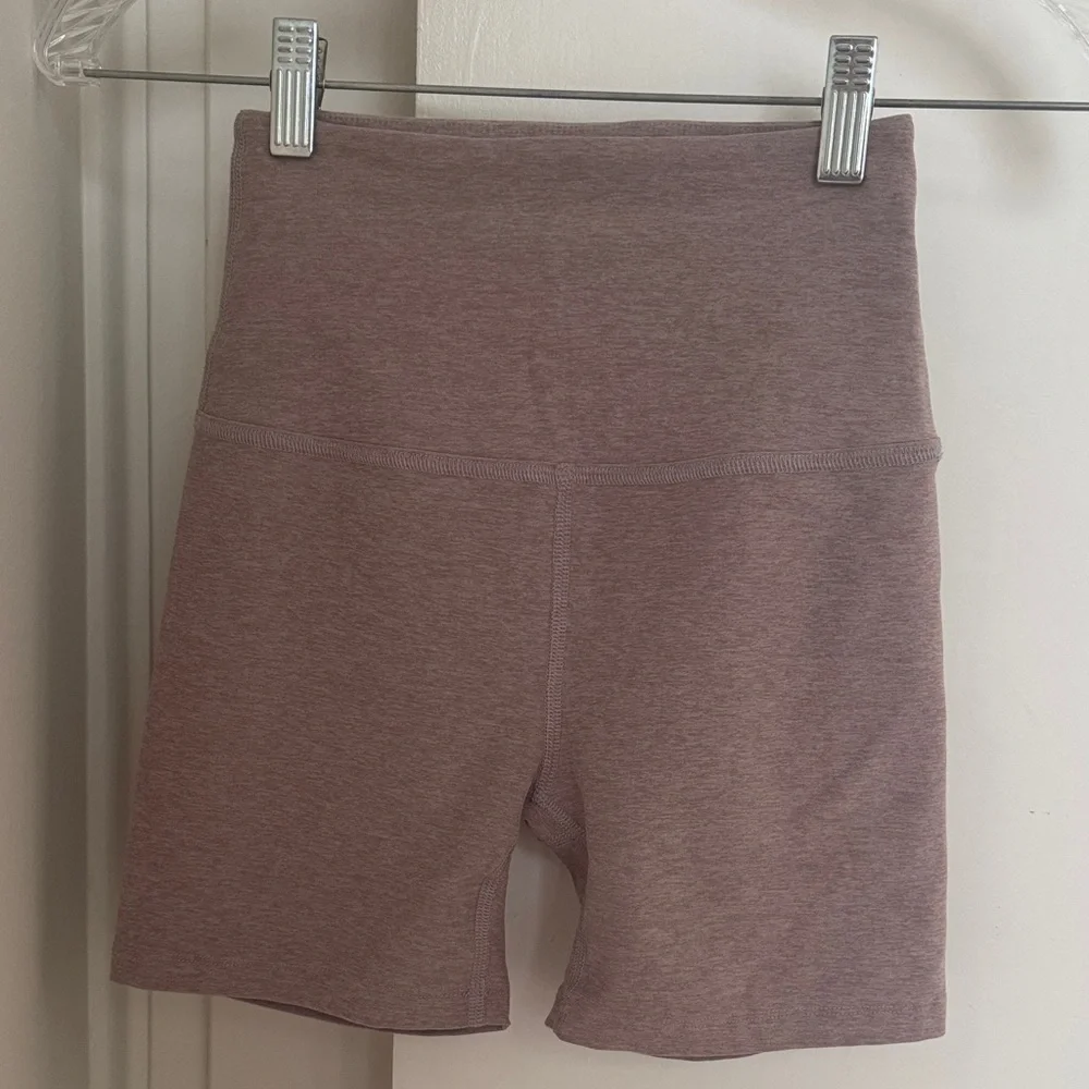 Beyond Yoga 5” Keep Pace shorts - Picture 10 of 10